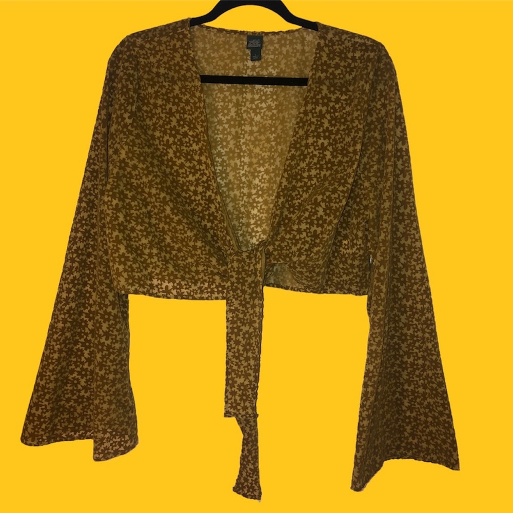 Wild Fable Bell Sleeve Velvety flower Wrap
